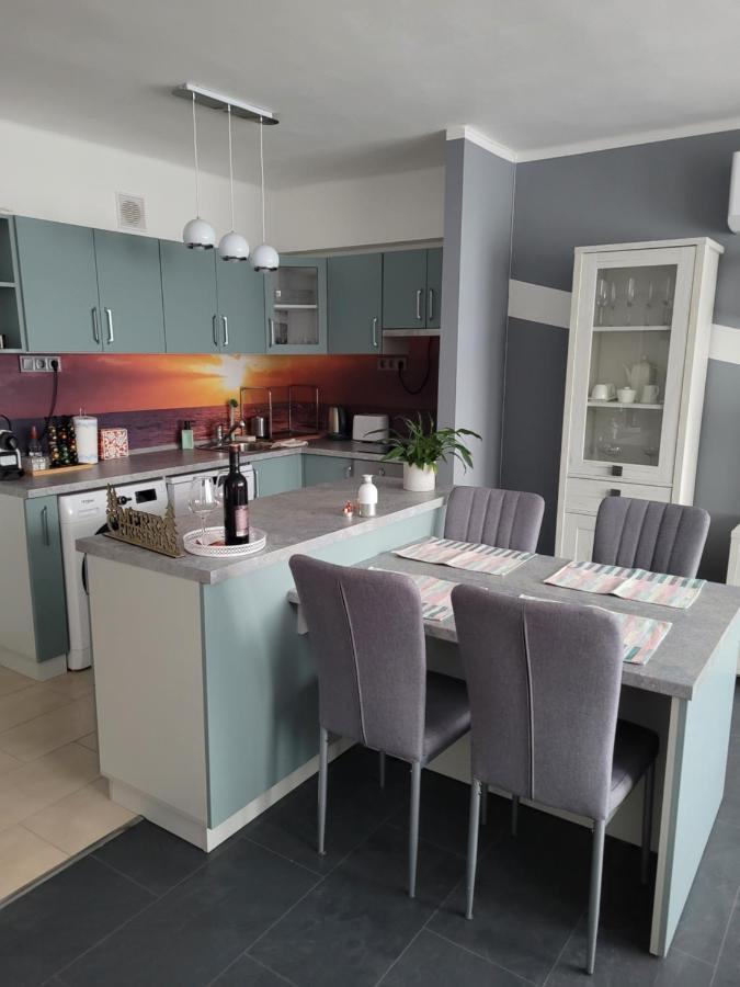 SalgótarjánKrisztina Apartmanアパートメント エクステリア 写真