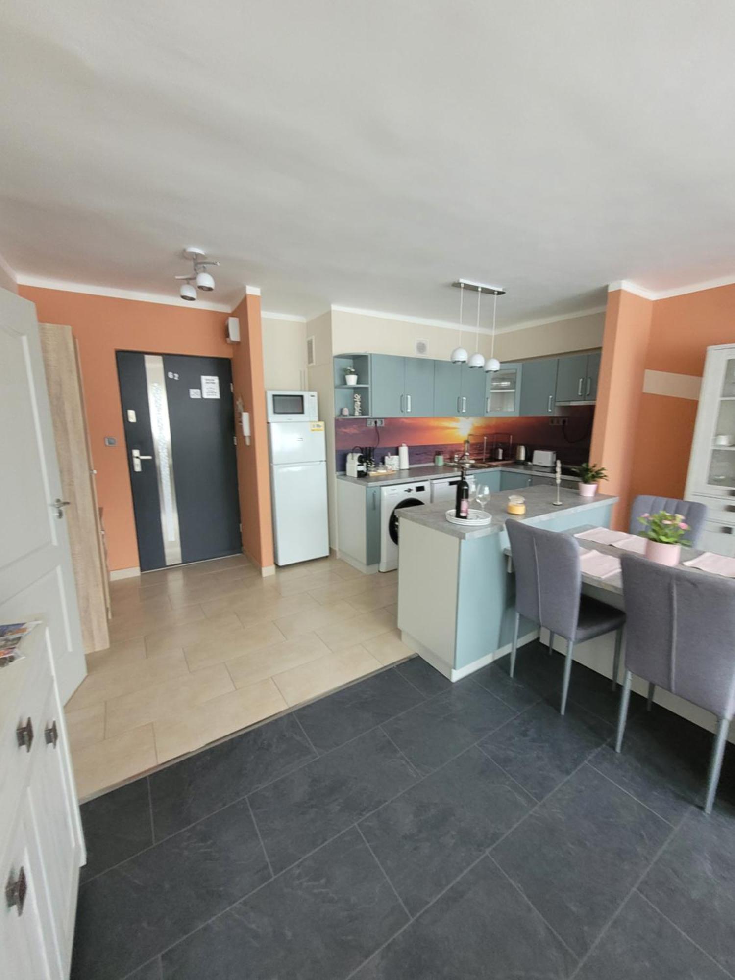 SalgótarjánKrisztina Apartmanアパートメント エクステリア 写真